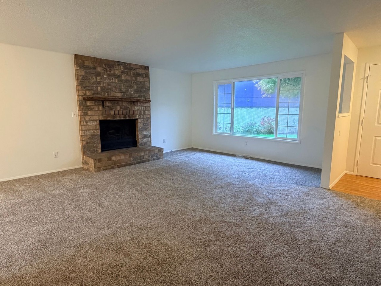 2238 Ne 8th Ct - Photo 4 of 25