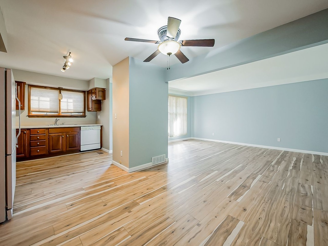 11583 Aspen Dr - Photo 3 of 29