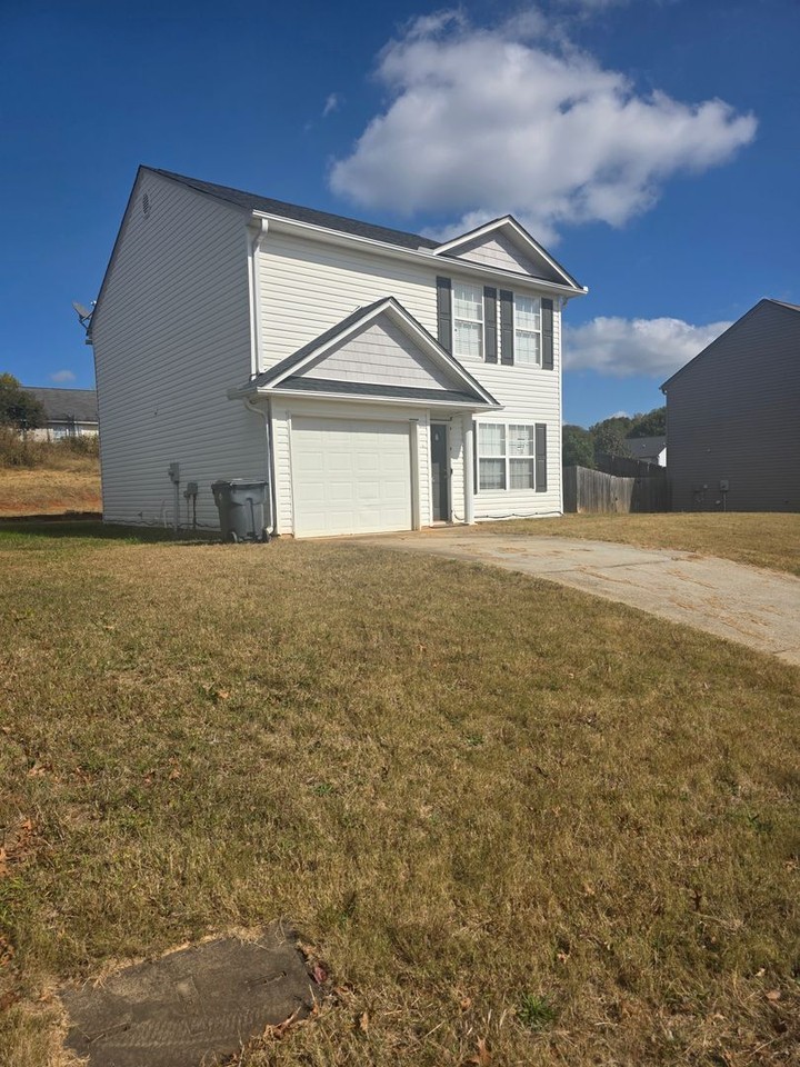 916 Mary Grace Ln