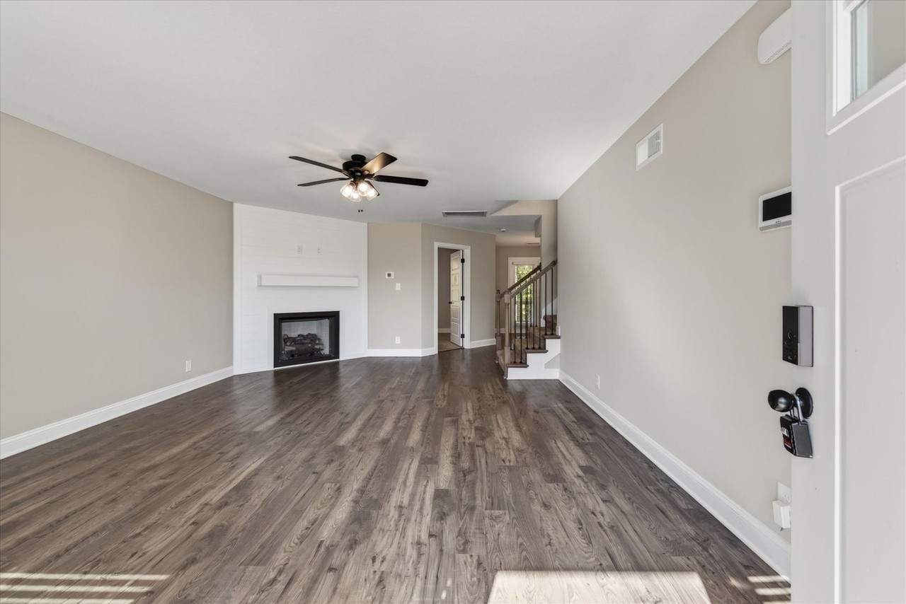2389 Bridgeport Way - Photo 7 of 45