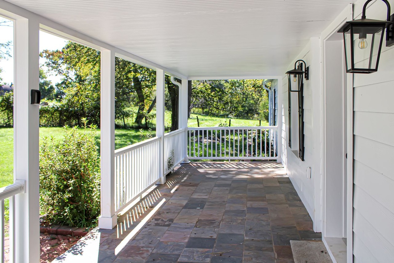 18234 Lovers Ln - Photo 2 of 33