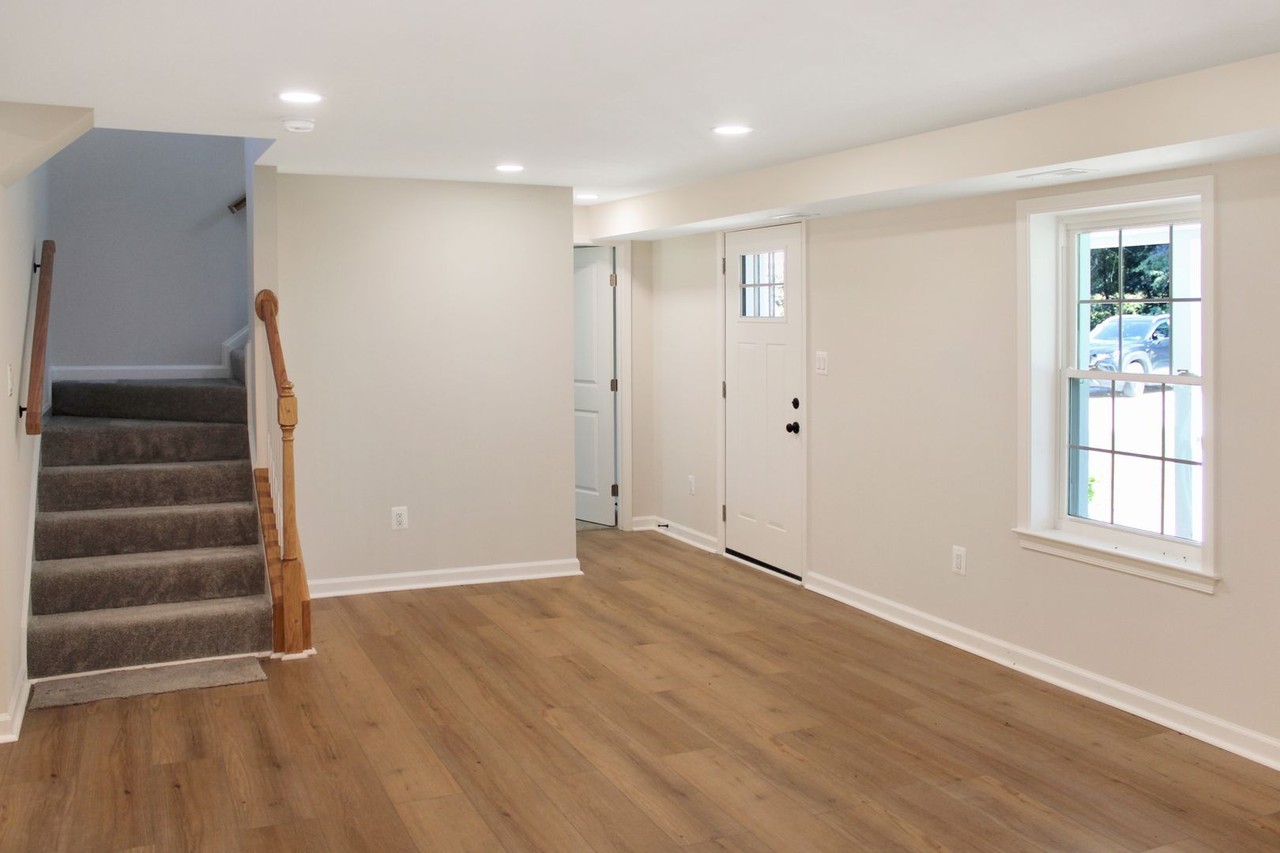 18234 Lovers Ln - Photo 5 of 33