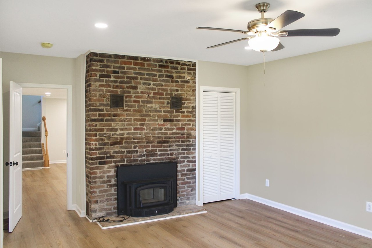 18234 Lovers Ln - Photo 6 of 33