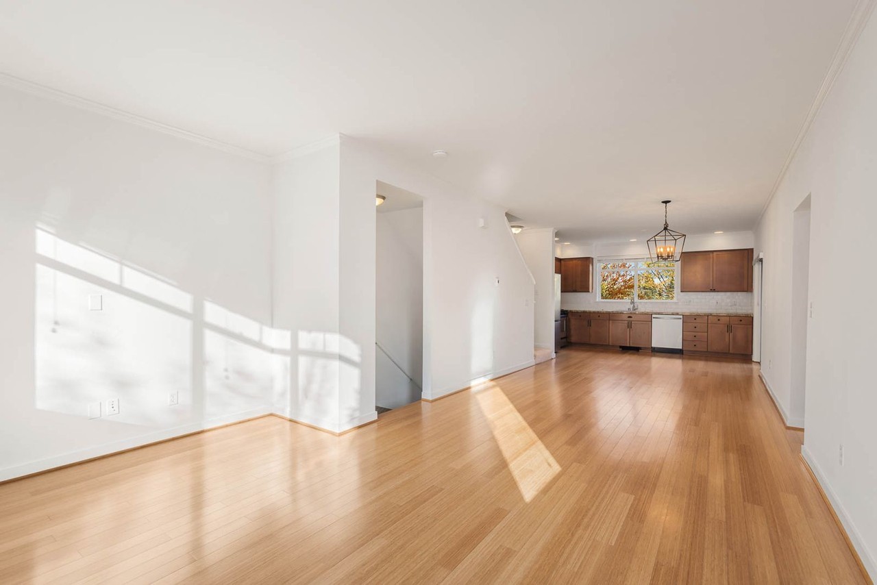 2344 Ne Park Dr - Photo 4 of 19