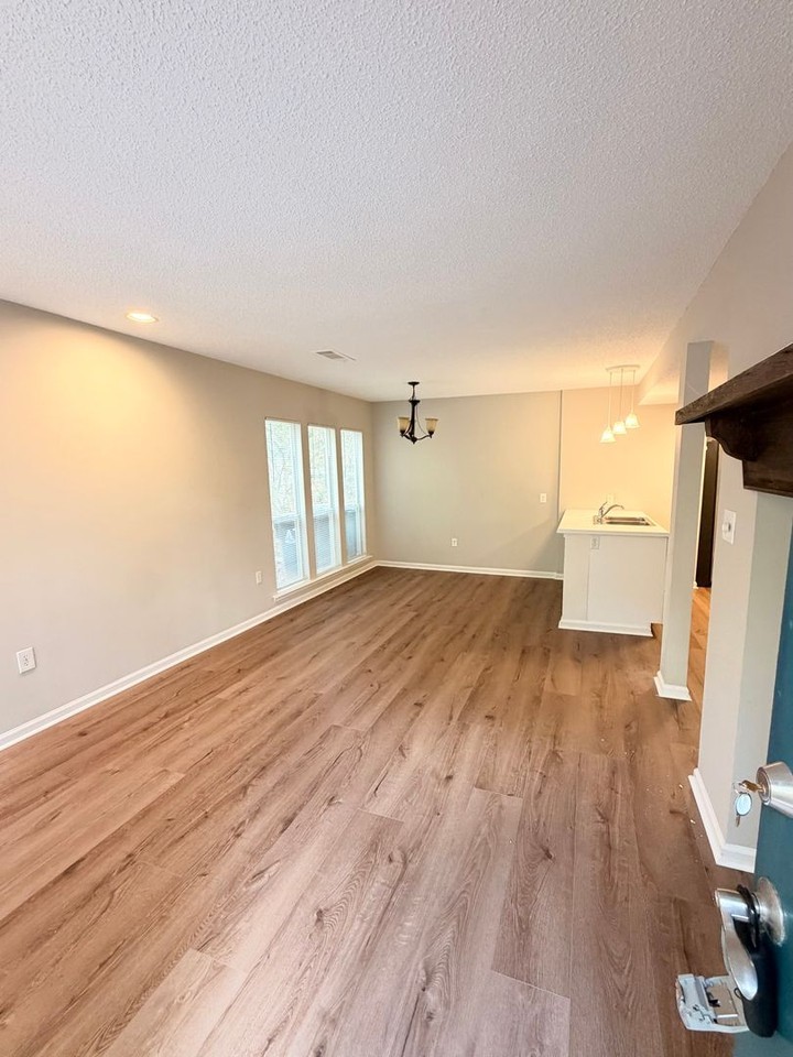 379 Butternut Dr - Photo 2 of 15