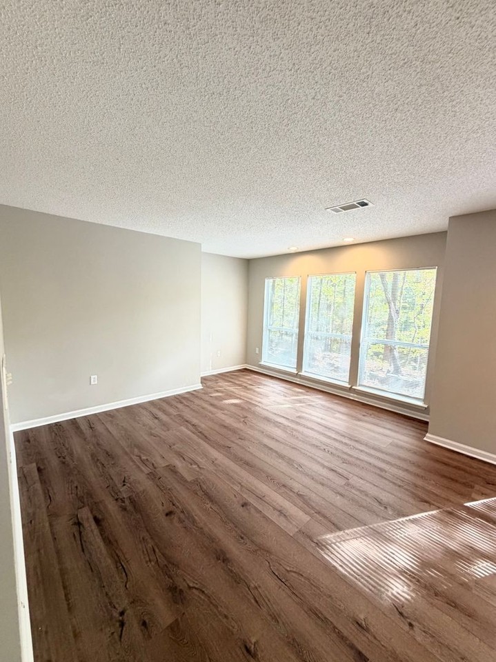 379 Butternut Dr - Photo 5 of 15