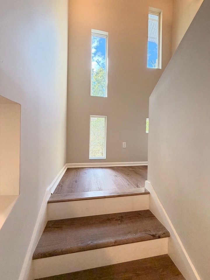 379 Butternut Dr - Photo 7 of 15