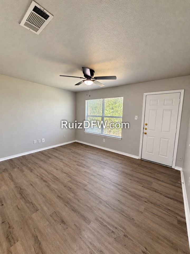 8124 Marydean Ave - Photo 4 of 21