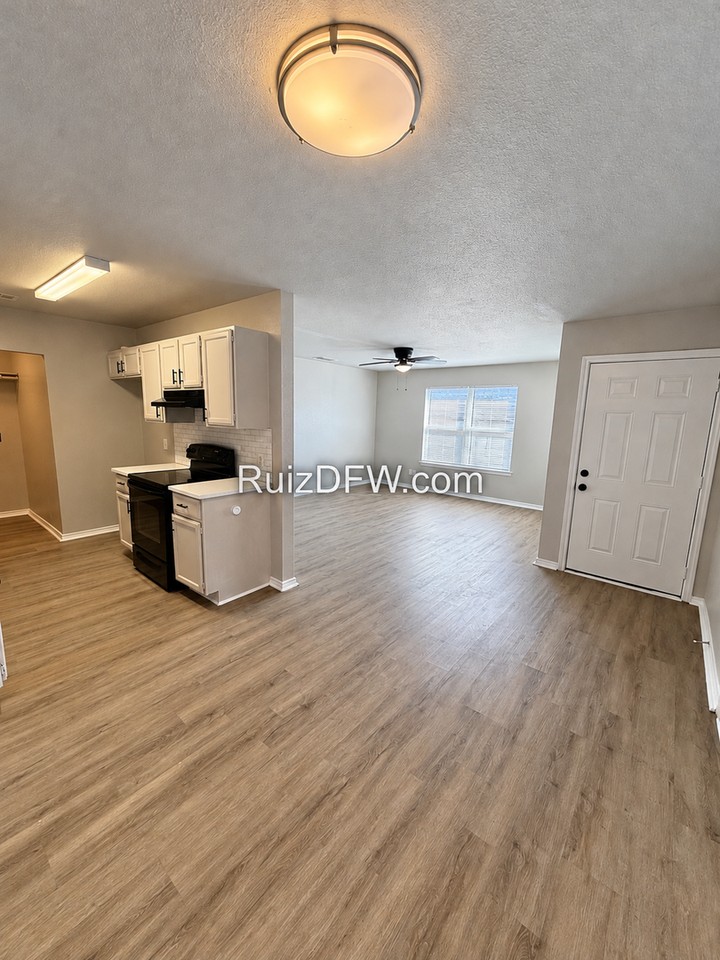 8124 Marydean Ave - Photo 5 of 21
