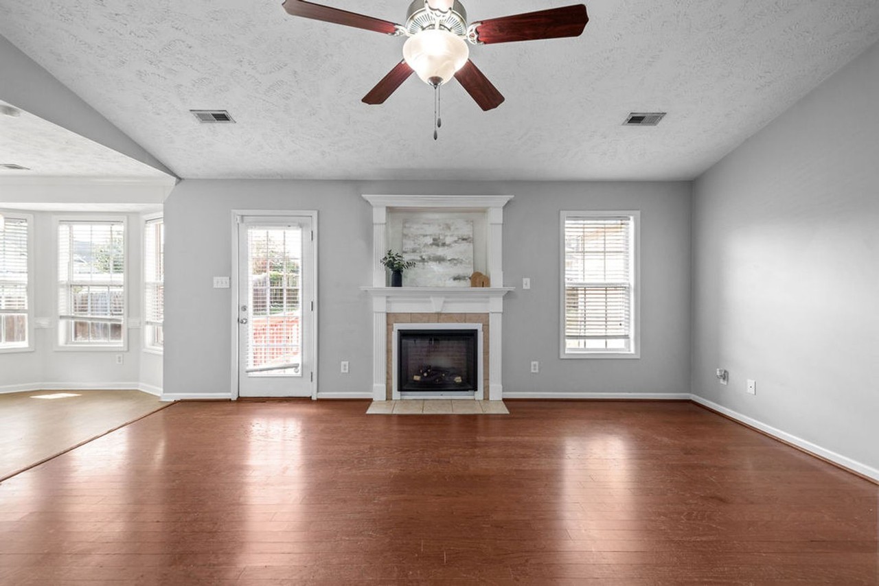 1413 Snowy Egret Dr - Photo 4 of 28