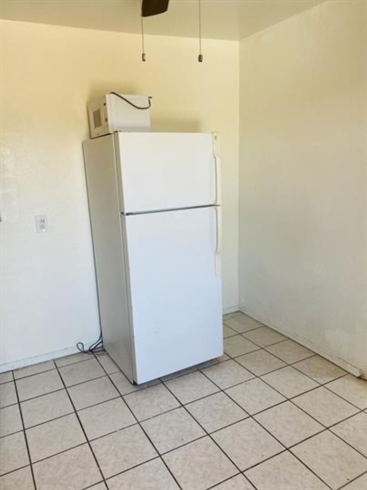 208 W Ventura St - Photo 2 of 13