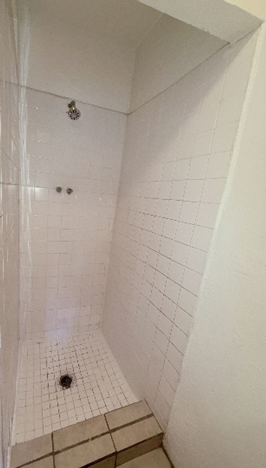 208 W Ventura St - Photo 5 of 13