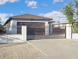 featured image of 324 W 23rd St
