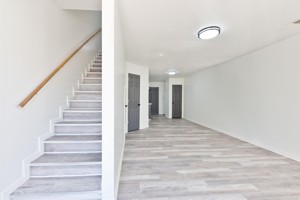 featured image of 321 W South Ave