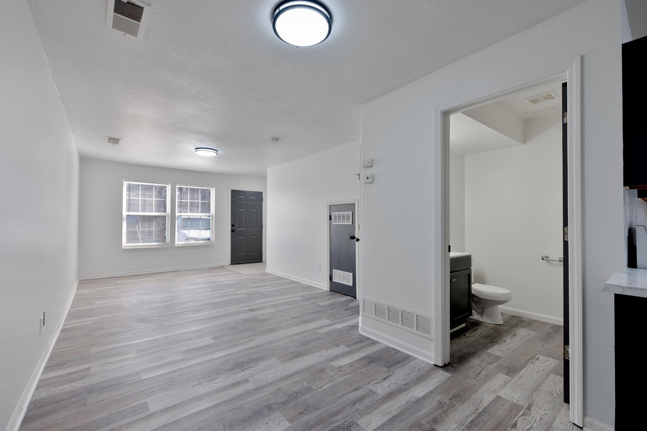 321 Townhomes - KC - Bricktown - Photo 3 of 50