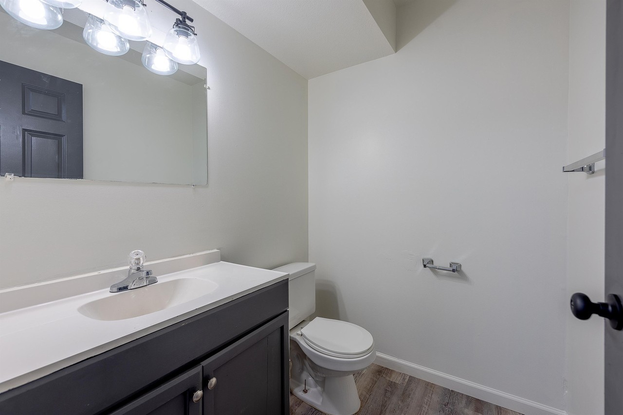 321 Townhomes - KC - Bricktown - Photo 4 of 50