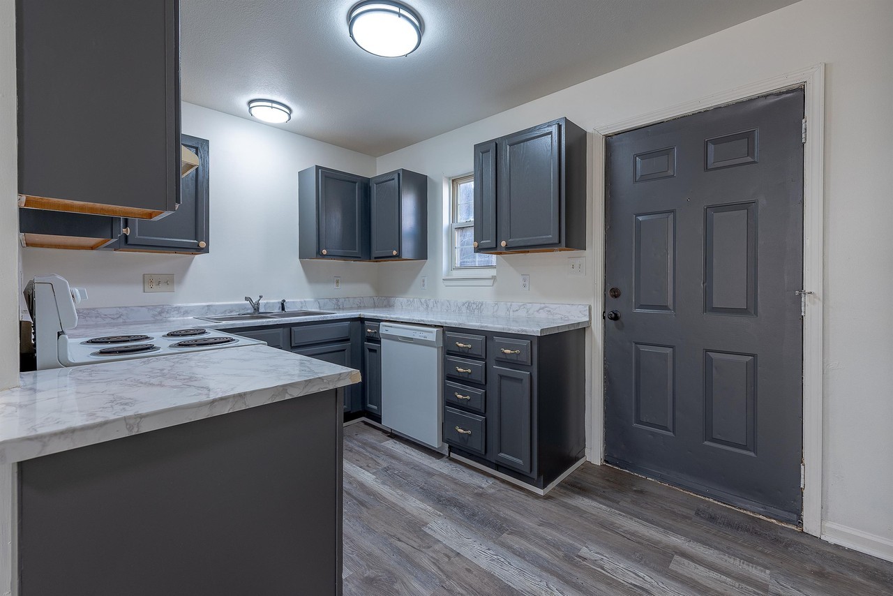 321 Townhomes - KC - Bricktown - Photo 5 of 50