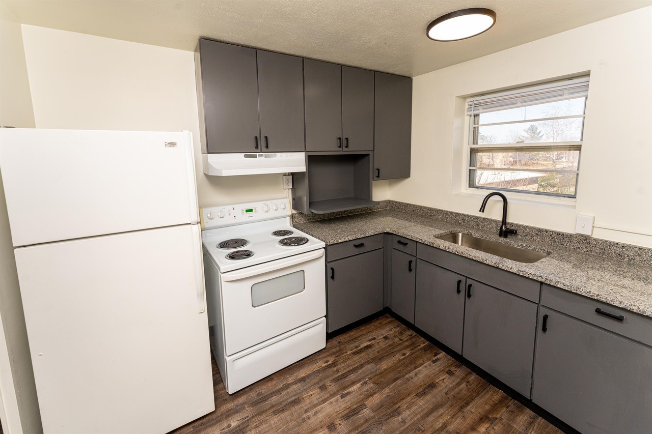 College Heights - Photo 2 of 22