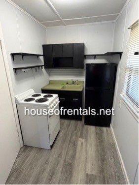 209 West Grand Avenue - Photo 2 of 5