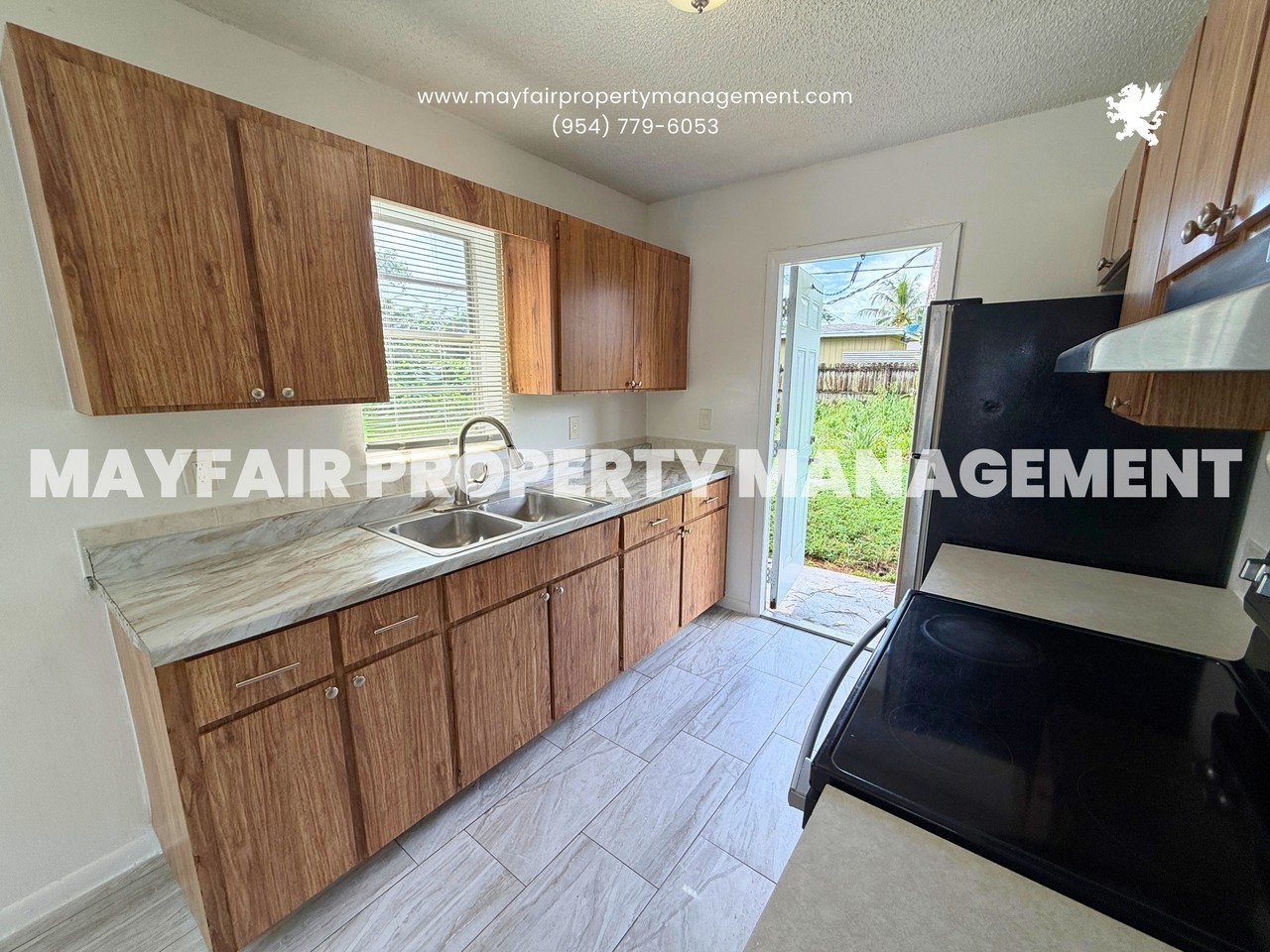 3051 Perry Avenue - Photo 4 of 23