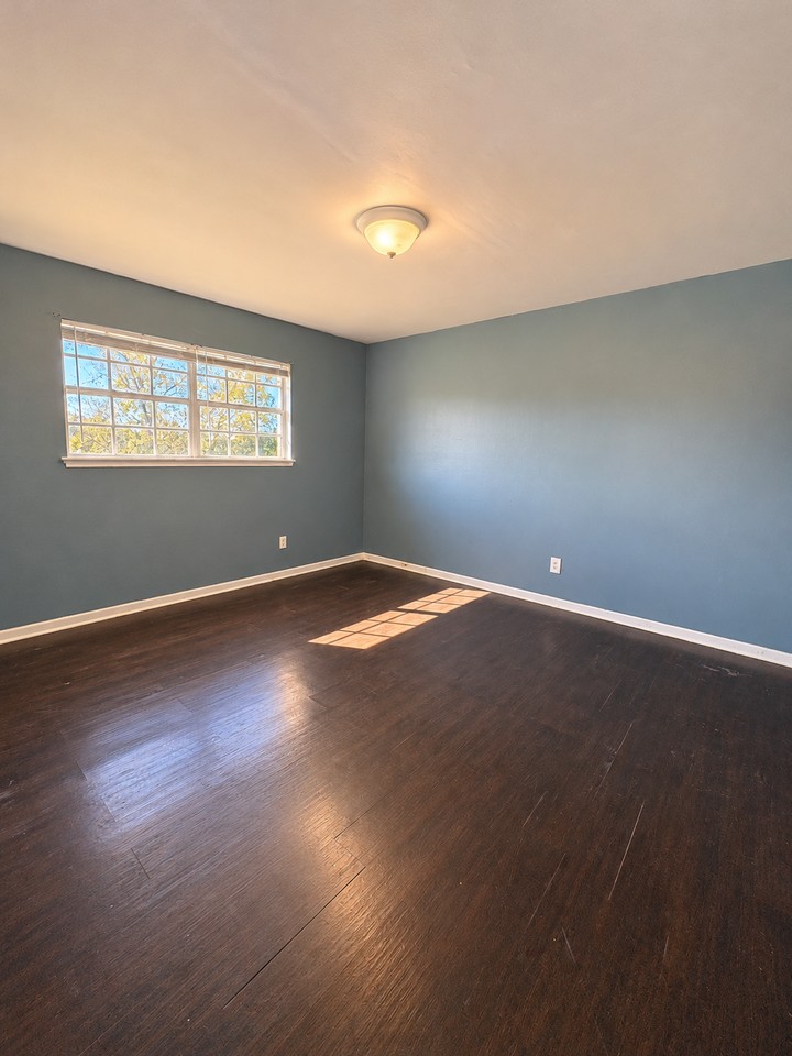 1310 15th Court North - Photo 4 of 10