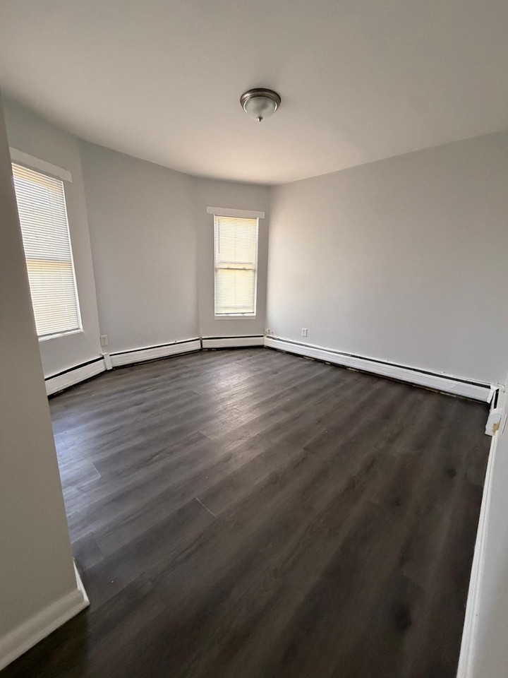 653-657 Union Avenue - Photo 2 of 7