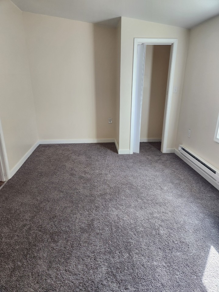 406 East Moler Avenue, Apt 3, Martinsburg WV 25404 - Photo 7 of 8