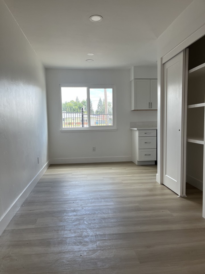 1321 Plumas Street - Photo 4 of 50
