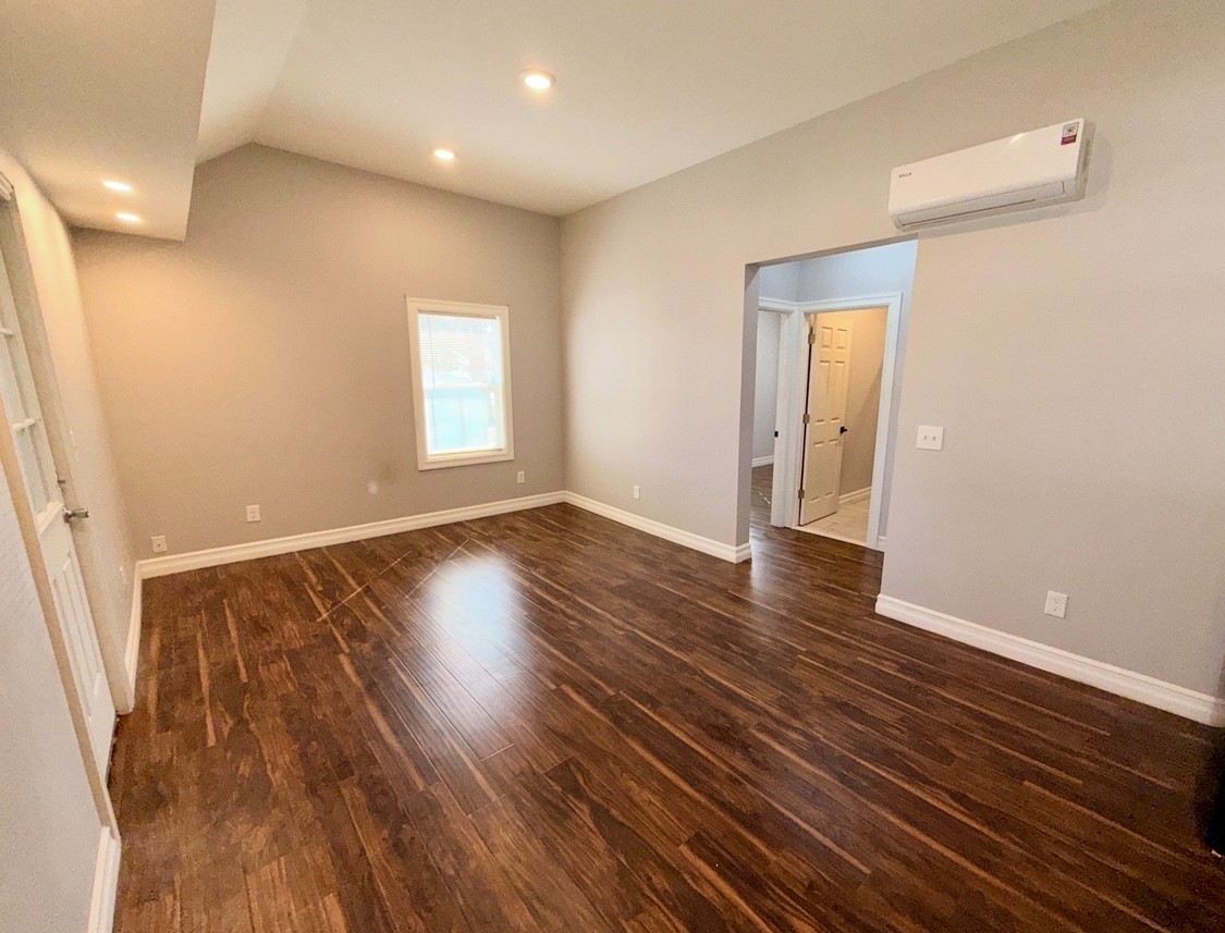 22217 Columbus Ave - Photo 5 of 7