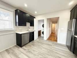 featured image of 71 Saxton St #3