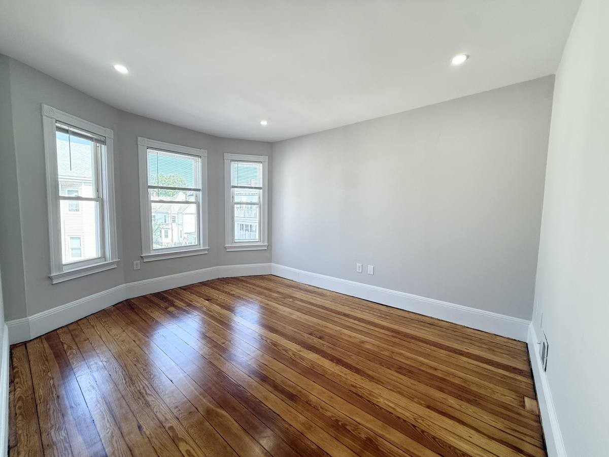 71 Saxton St #3 - Photo 3 of 9
