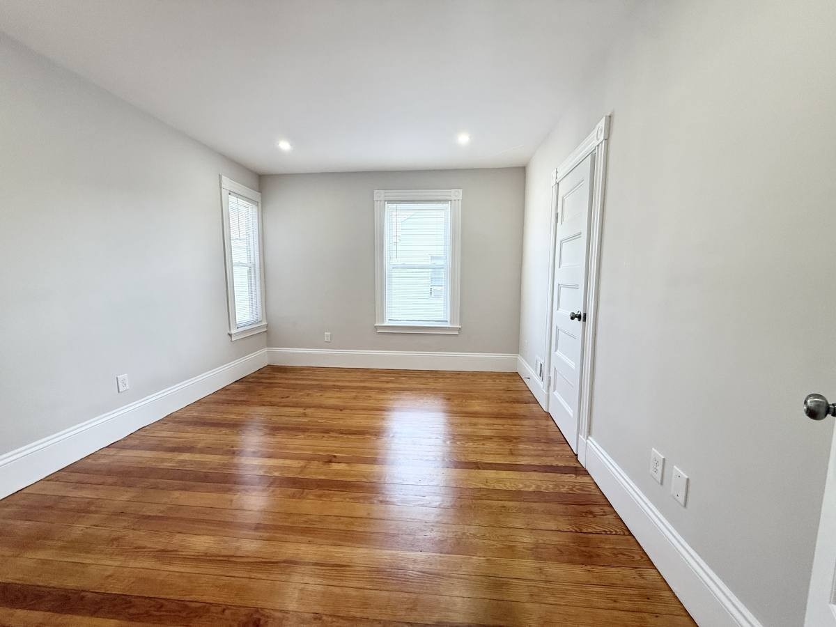 71 Saxton St #3 - Photo 7 of 9