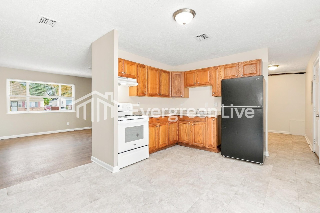 1633 Striebel Rd - Photo 7 of 15