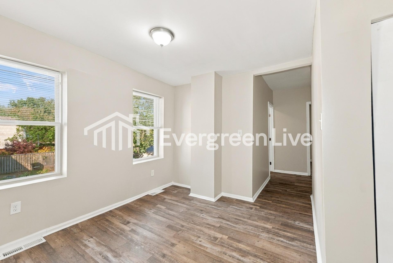 950 Homestead St - Photo 6 of 15