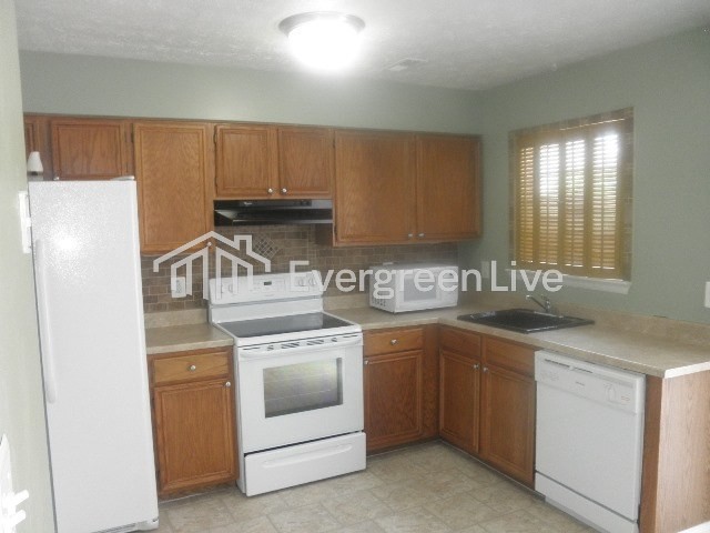 74 Chelmsford Ct - Photo 6 of 12