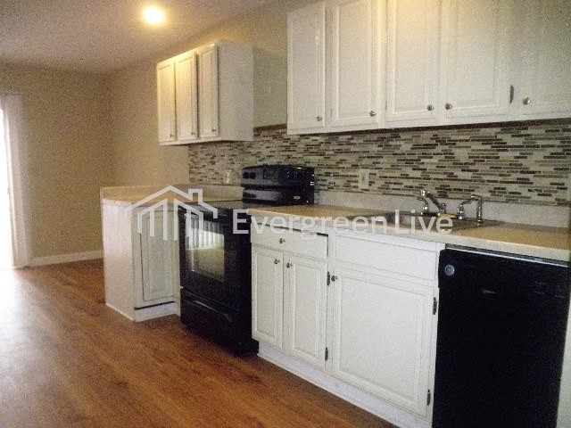 8120 Dundalk Ave - Photo 7 of 17
