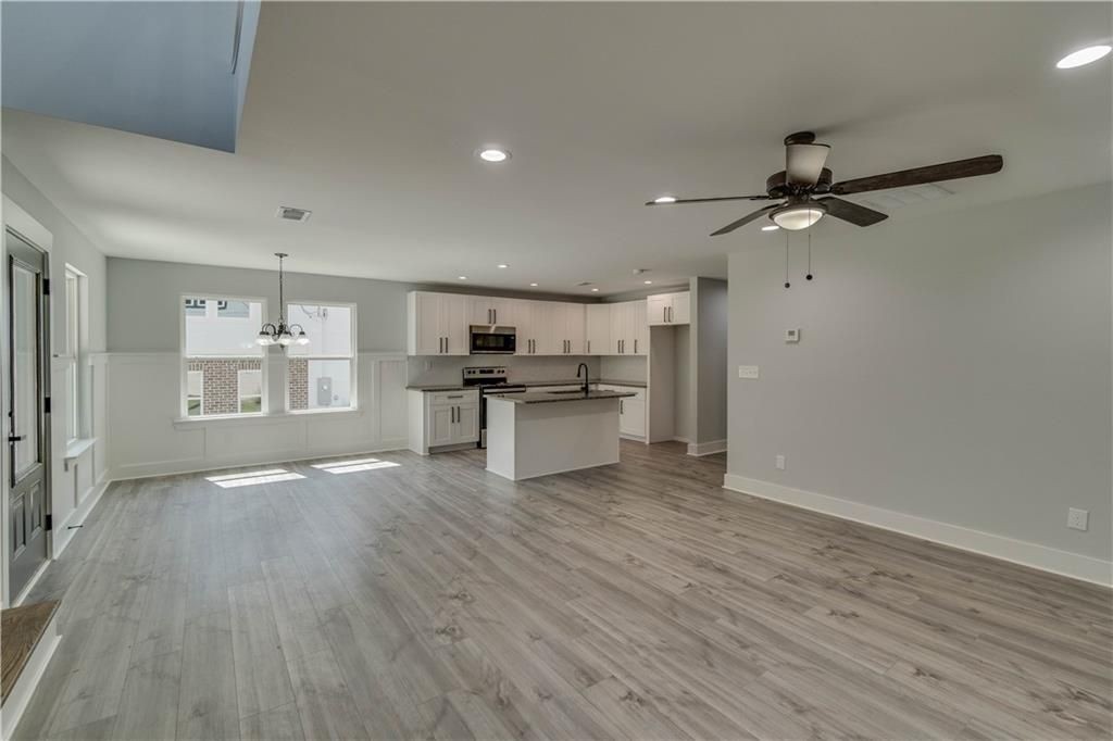 2389A Highpoint Rd - Photo 4 of 18