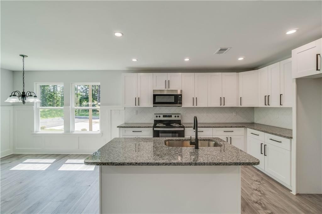 2389A Highpoint Rd - Photo 7 of 18