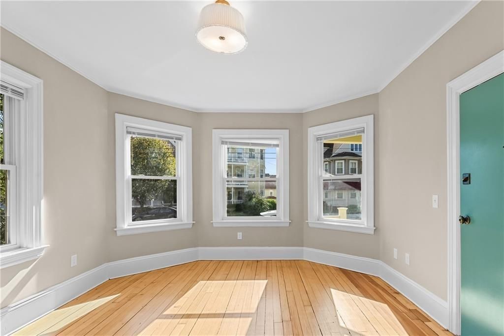 571 Smith St ##1 - Photo 3 of 22