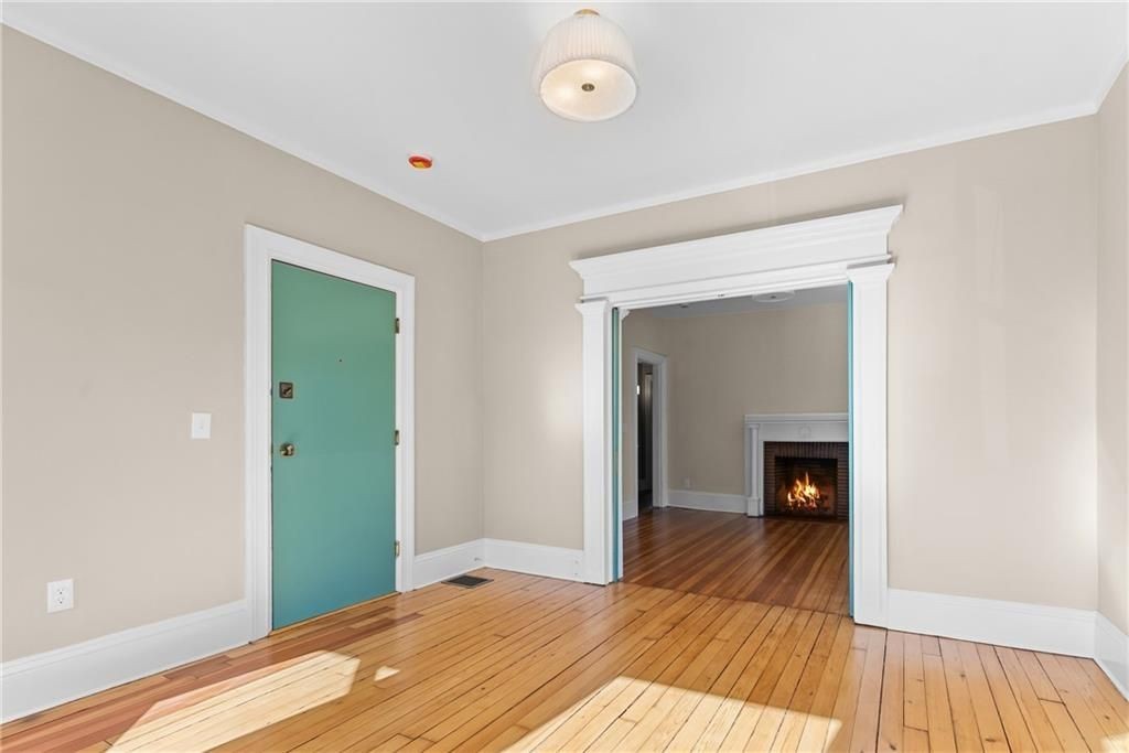 571 Smith St ##1 - Photo 4 of 22