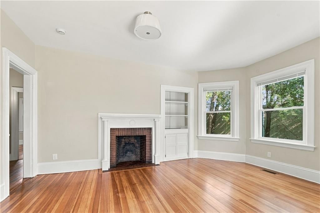 571 Smith St ##1 - Photo 5 of 22