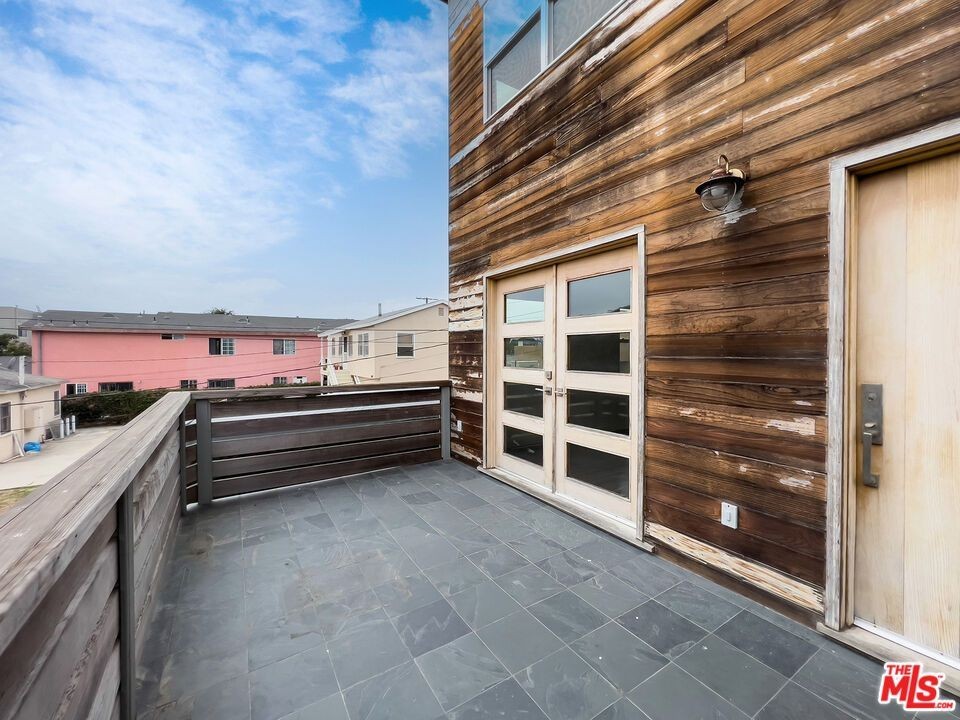 653 Sunset Ave ##B - Photo 6 of 29
