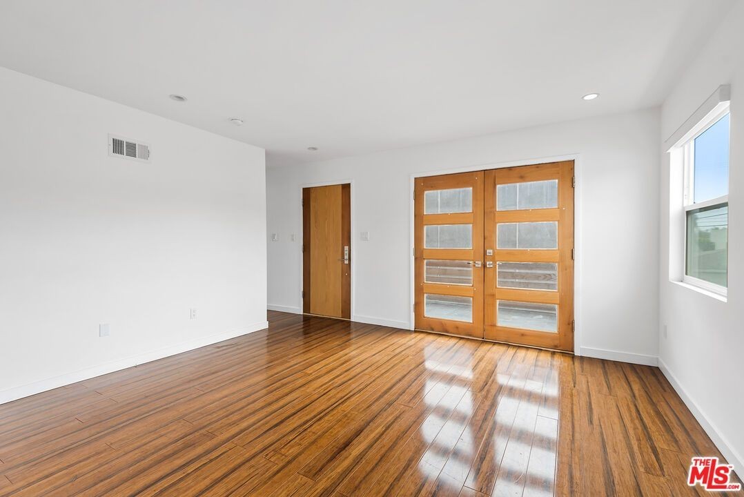 653 Sunset Ave ##B - Photo 7 of 29