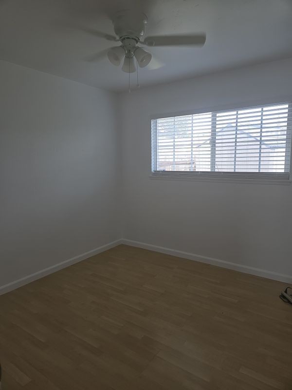261 Flowerdale Ln - Photo 2 of 4