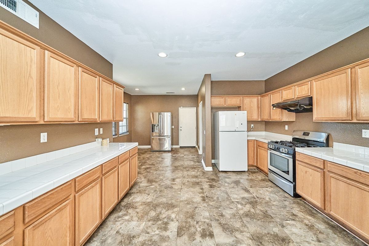 6478 Gladiola St - Photo 4 of 14
