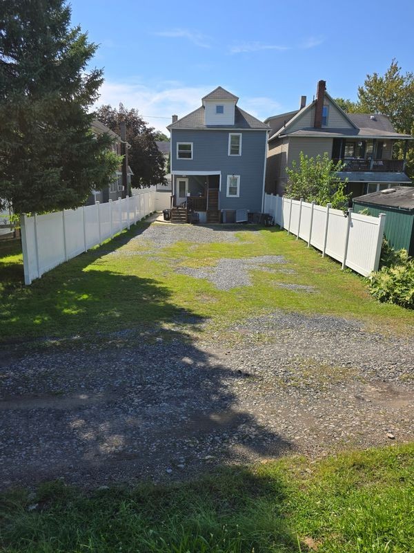 8 Brookside St - Photo 2 of 11