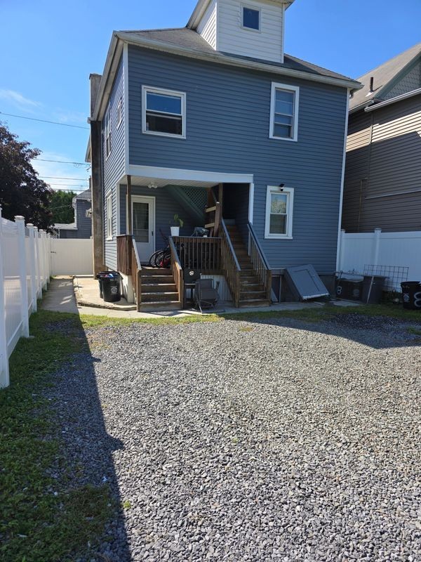 8 Brookside St - Photo 3 of 11