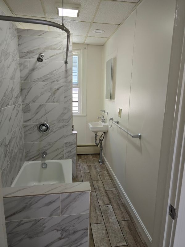 8 Brookside St - Photo 4 of 11