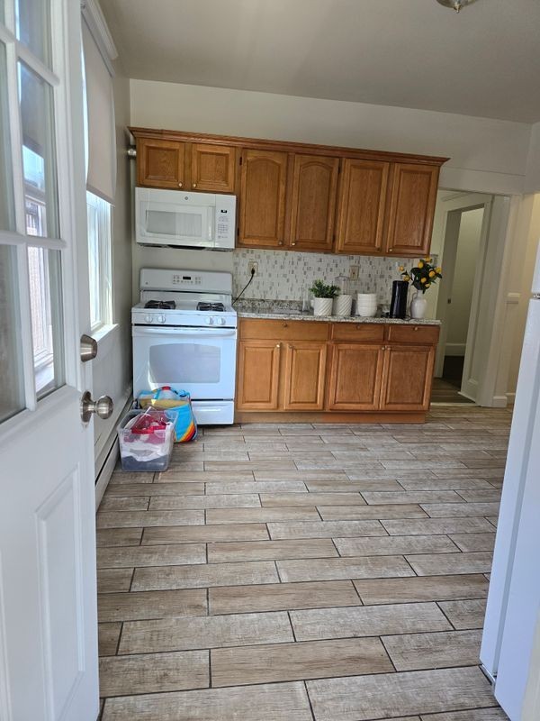 8 Brookside St - Photo 5 of 11