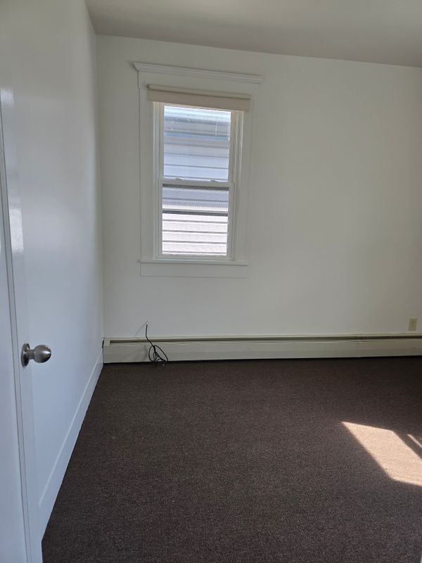 8 Brookside St - Photo 6 of 11